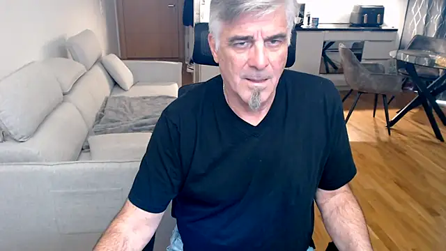 Buidapest online show from 03.14.26