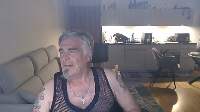 Buidapest online show from 05.29.26