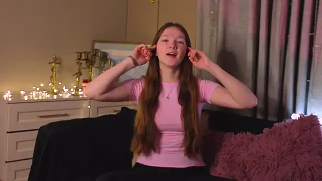 Snapshot of MelvinaEbner chatting on 12.05.25 MelvinaEbner online show from 12.05.25