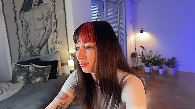 Snapshot of inked_witch chatting on 10.20.25 inked witch online show from 10.20.25