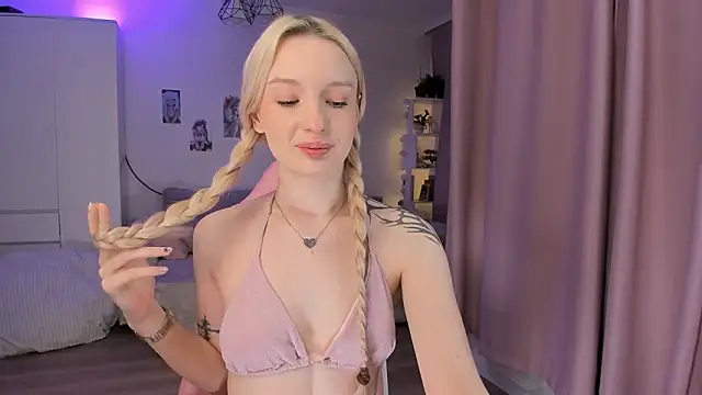 Tiffany Paw online show from 03.08.26