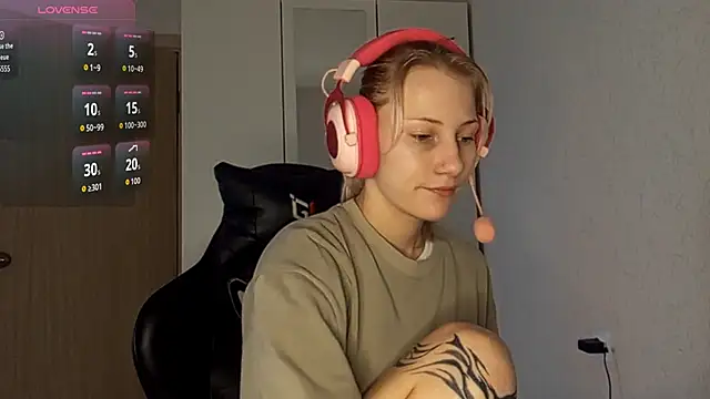 FoxySable online show from 11.19.25