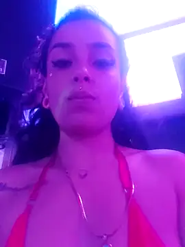 Snapshot of Moon_Beautifull chatting on 11.18.25 Moon Beautifull online show from 11.18.25