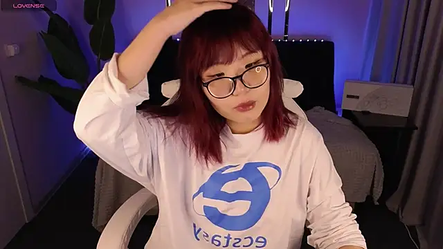 Erica Asti online show from 11.24.25