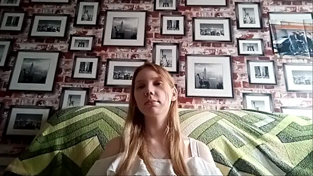 EvieBaggette online show from 08.09.26