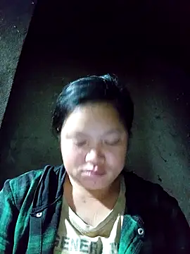 Snapshot of Ava-120 chatting on 11.18.25 Ava-120 online show from 11.18.25