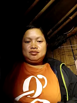 Snapshot of Ava-120 chatting on 11.24.25 Ava-120 online show from 11.24.25