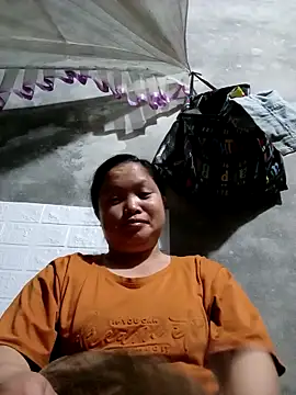 Snapshot of Ava-120 chatting on 11.26.25 Ava-120 online show from 11.26.25