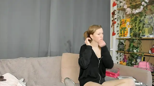 KarieBowery online show from 11.28.25