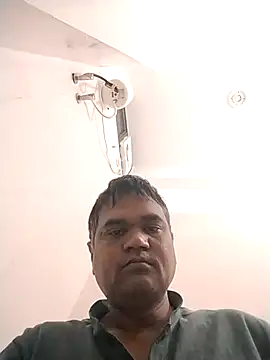 Snapshot of Sagarnp chatting on 11.18.25 Sagarnp online show from 11.18.25