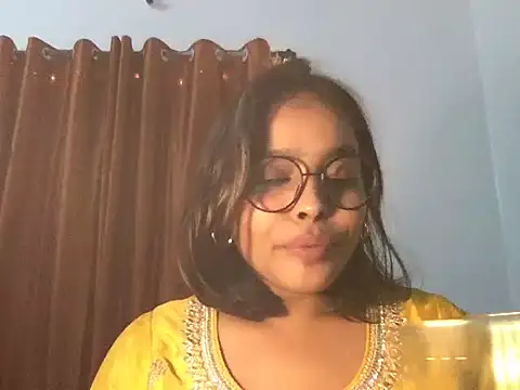 Snapshot of raveena_hot chatting on 01.09.26 raveena hot online show from 01.09.26