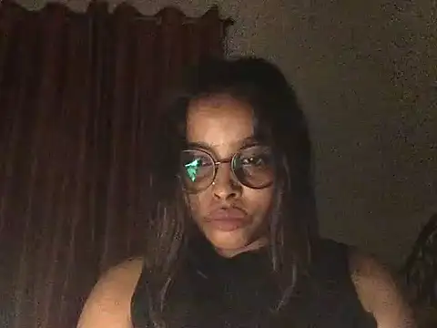 Snapshot of raveena_hot chatting on 01.11.26 raveena hot online show from 01.11.26