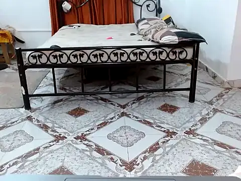 Snapshot of raveena_hot chatting on 01.16.26 raveena hot online show from 01.16.26