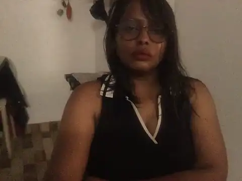 Snapshot of raveena_hot chatting on 06.26.26 raveena hot online show from 06.26.26