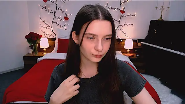 charming berry online show from 11.19.25