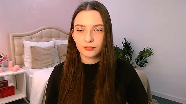 charming berry online show from 11.26.25