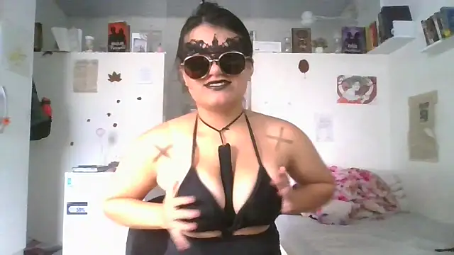 Snapshot of Satanatrix chatting on 03.19.26 Satanatrix online show from 03.19.26