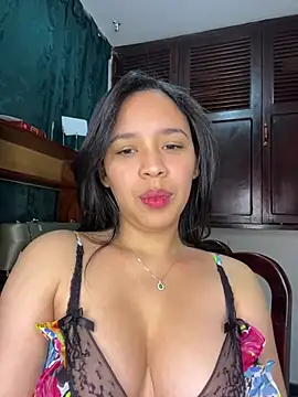 Snapshot of Esmerald_1111 chatting on 02.04.26 Esmerald 1111 online show from 02.04.26