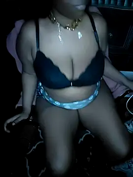 Snapshot of VenezuelaLuxeNoir chatting on 02.28.26 VenezuelaLuxeNoir online show from 02.28.26