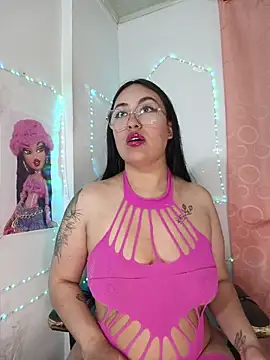 Snapshot of KatyVelvet07 chatting on 02.13.26 KatyVelvet07 online show from 02.13.26