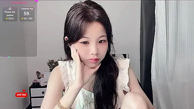 Snapshot of bunny-- chatting on 05.26.26 bunny-- online show from 05.26.26