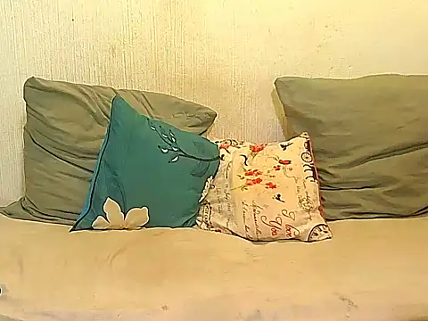 BrunetteNaomi8 online show from 04.02.26