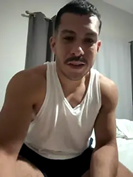 Snapshot of DARG_17 chatting on 11.18.25 DARG 17 online show from 11.18.25