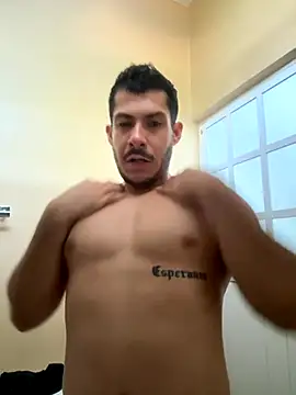 Snapshot of DARG_17 chatting on 11.30.25 DARG 17 online show from 11.30.25