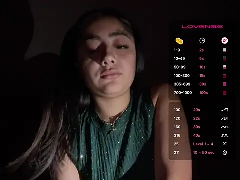 Snapshot of reinaass chatting on 05.22.26 reinaass online show from 05.22.26
