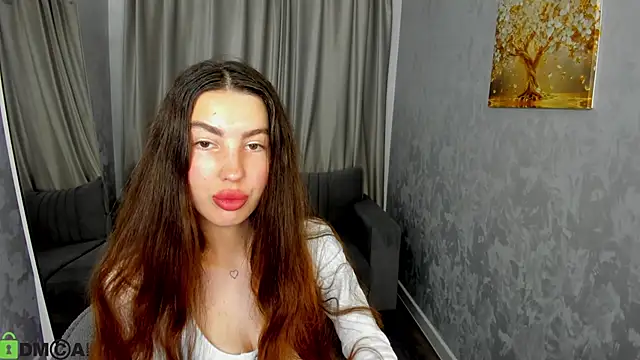 LiraRevery online show from 12.04.25