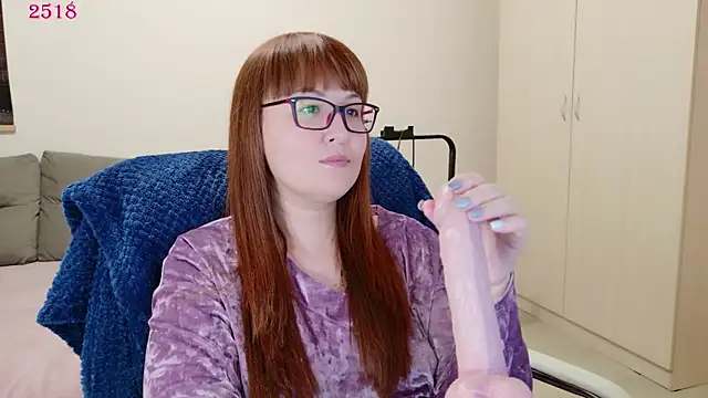 Snapshot of Foxy-lady chatting on 04.16.26 Foxy-lady online show from 04.16.26