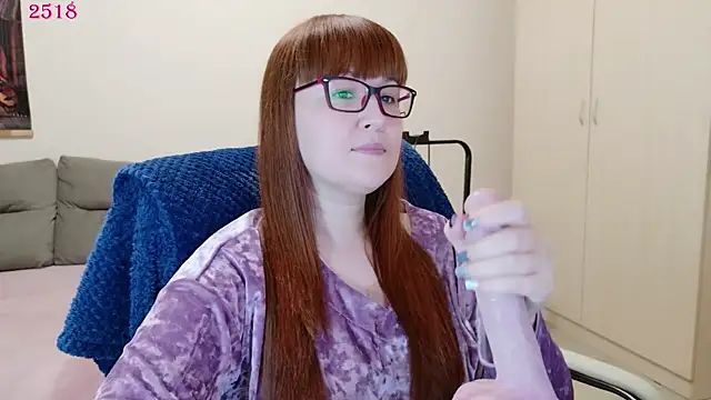 Snapshot of Foxy-lady chatting on 04.17.26 Foxy-lady online show from 04.17.26