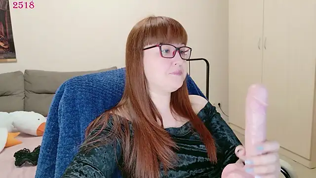 Snapshot of Foxy-lady chatting on 04.20.26 Foxy-lady online show from 04.20.26