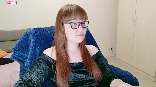 Snapshot of Foxy-lady chatting on 05.16.26 Foxy-lady online show from 05.16.26