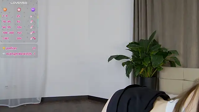 Snapshot of NicoletteBean chatting on 02.19.26 NicoletteBean online show from 02.19.26