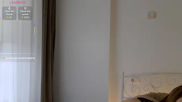 NicoletteBean online show from 04.07.26