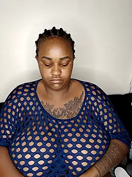 Snapshot of Chubbycharmdoll chatting on 11.20.25 Chubbycharmdoll online show from 11.20.25