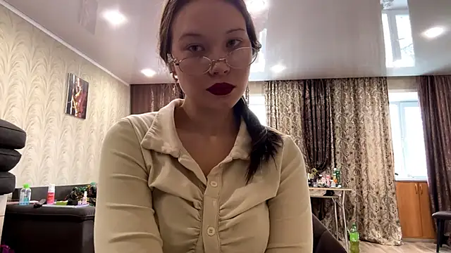 OliviaMoon 24 online show from 11.21.25