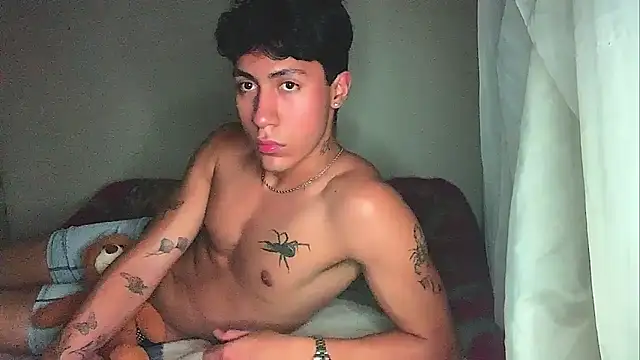 Snapshot of lyonjared_ chatting on 12.02.25 lyonjared online show from 12.02.25