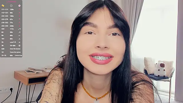 Snapshot of FeliciaKogen chatting on 06.27.26 FeliciaKogen online show from 06.27.26