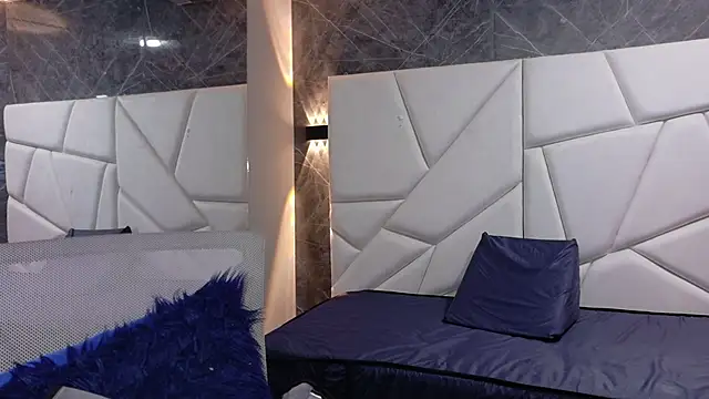 Snapshot of pettymoon1 chatting on 11.26.25 pettymoon1 online show from 11.26.25