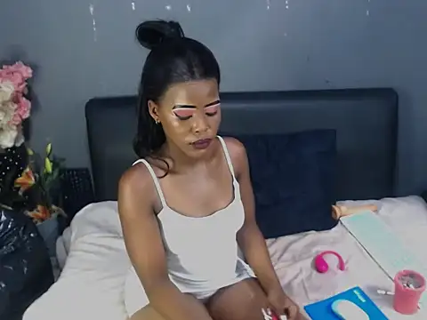 Ebonyteen18 online show from 01.06.26