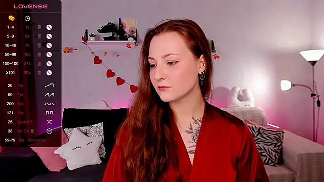 Snapshot of velvet_cherry_ chatting on 11.29.25 velvet cherry online show from 11.29.25