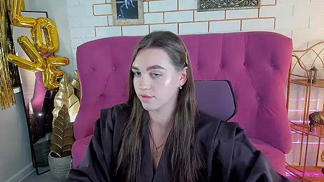 Snapshot of OlgaBanks chatting on 11.19.25 OlgaBanks online show from 11.19.25