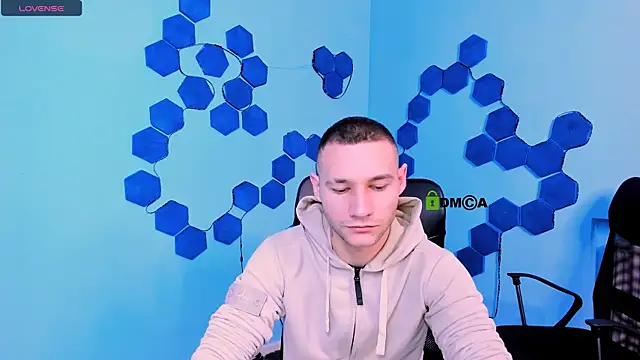 Snapshot of fred_strong chatting on 12.05.25 fred strong online show from 12.05.25