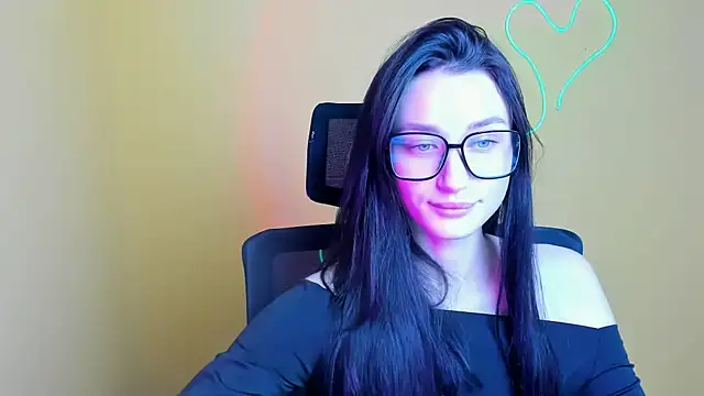 Snapshot of Stella_XO chatting on 11.24.25 Stella XO online show from 11.24.25