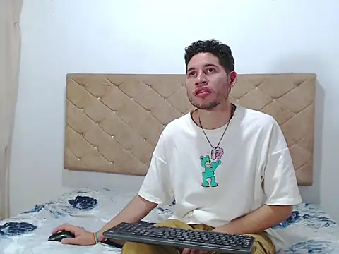 Snapshot of crissex3 chatting on 02.10.26 crissex3 online show from 02.10.26