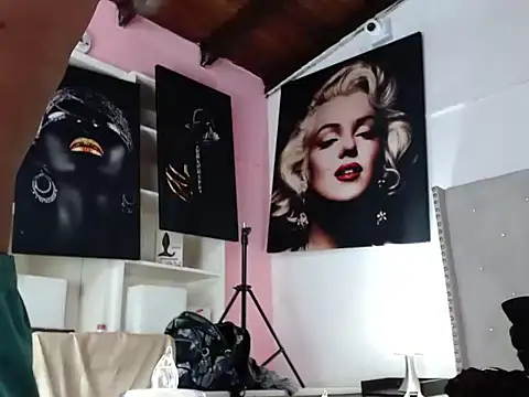 Snapshot of crissex3 chatting on 02.16.26 crissex3 online show from 02.16.26