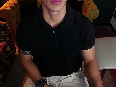 Snapshot of tayler_luke chatting on 12.18.25 tayler luke online show from 12.18.25