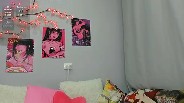 Snapshot of BambiDollll chatting on 11.26.25 BambiDollll online show from 11.26.25